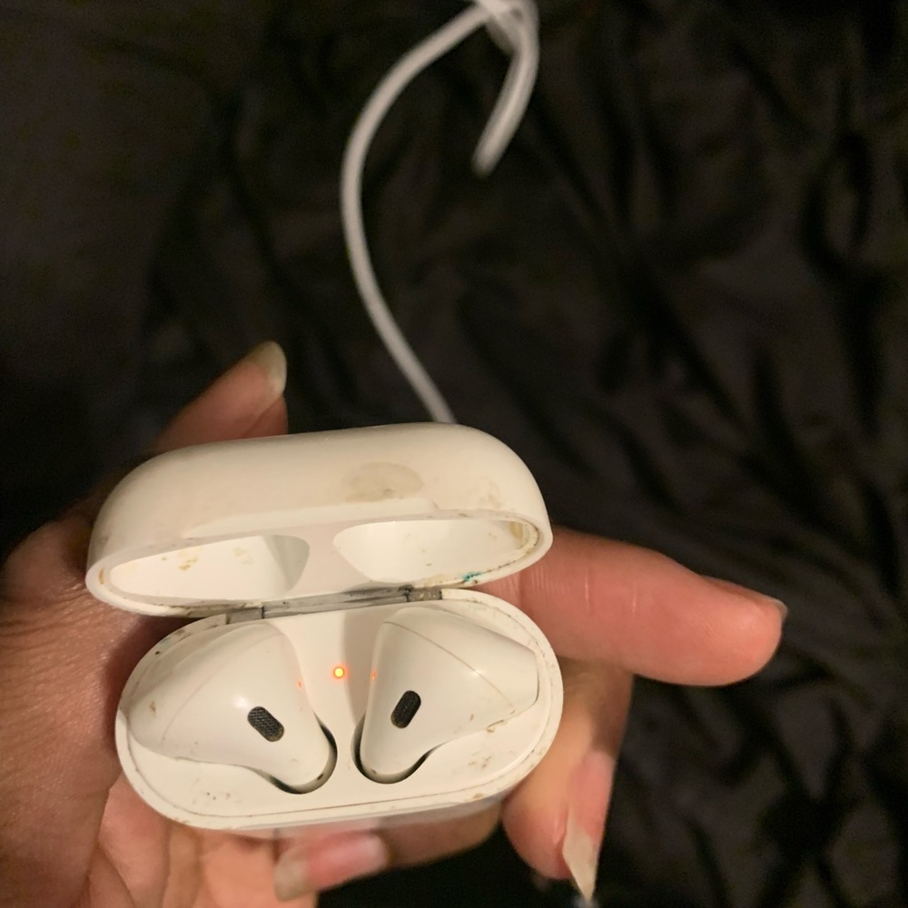 AirPods second gen - Picture 5 of 8
